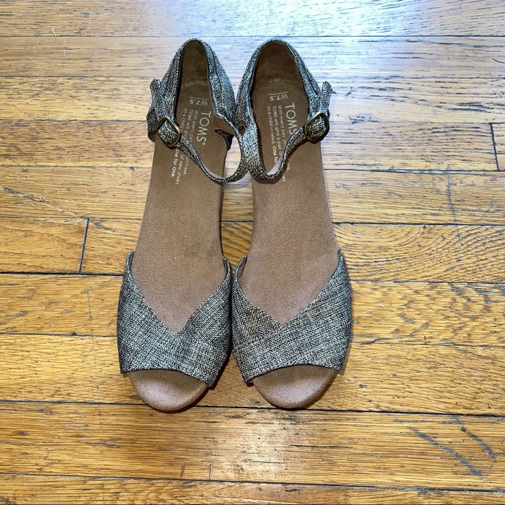 Toms stucco wedge sandals black/tan size 7.5